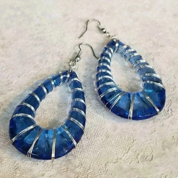 Retro 80s Statement Blue Lucite Teardrop Earrings - Picture 1 of 3